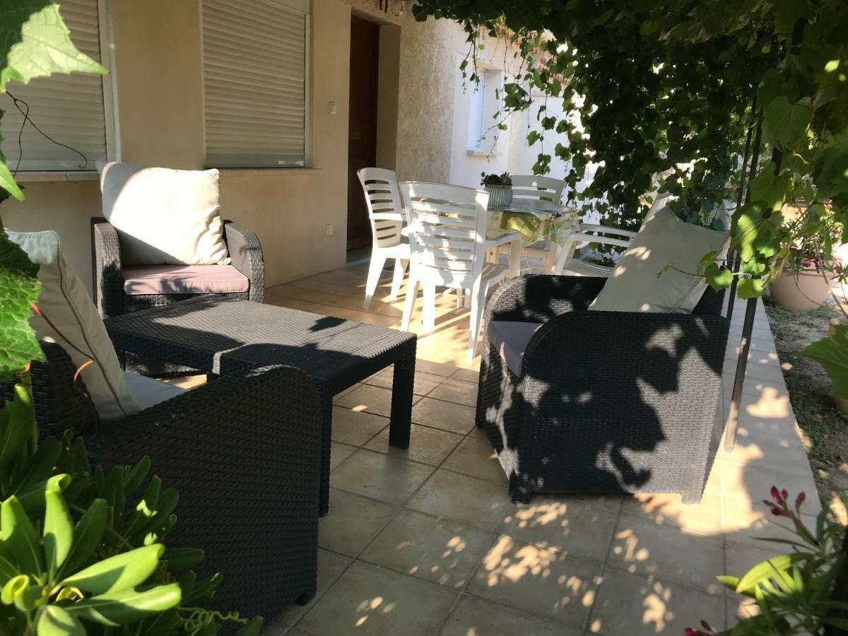 Les Buis Apartment Carpentras Ngoại thất bức ảnh